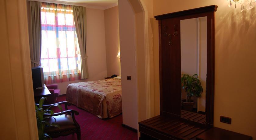 Hotel Millenium บิโตลา ภายนอก รูปภาพ