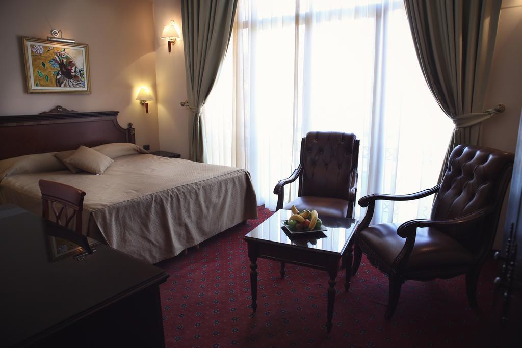 Hotel Millenium บิโตลา ภายนอก รูปภาพ