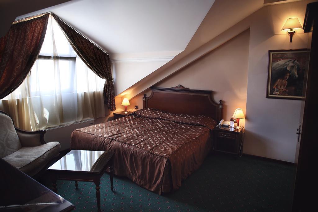 Hotel Millenium บิโตลา ภายนอก รูปภาพ