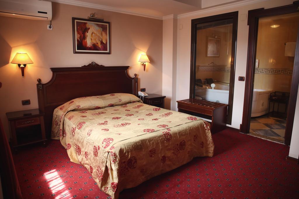 Hotel Millenium บิโตลา ภายนอก รูปภาพ